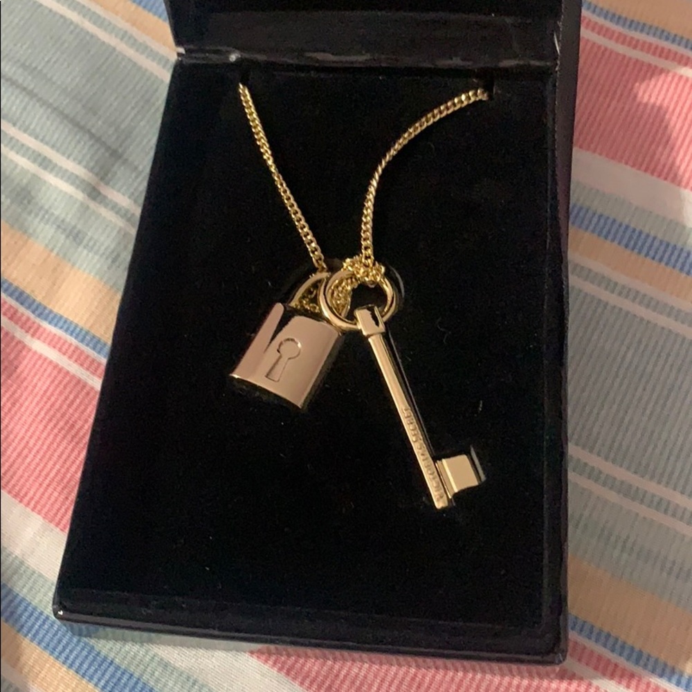 NWT Victoria’s Secret Necklace